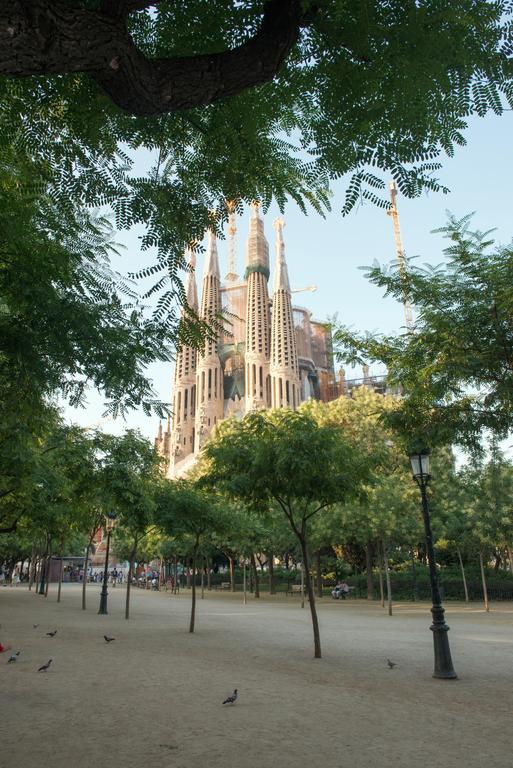 Sunny And Quiet Sagrada Familia Lägenhet Barcelona Rum bild